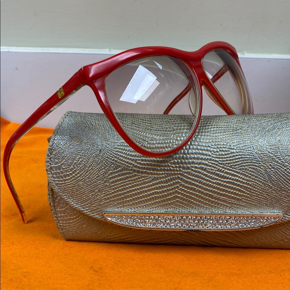 Laura Biagiotti Rare Red Oversized Gold Logo Tinted Lenses Vintage Glasses Italy